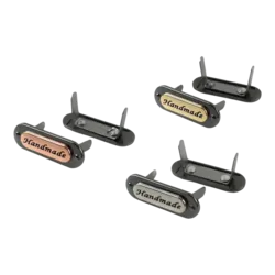 תגית מתכת Handmade בצבעים שונים